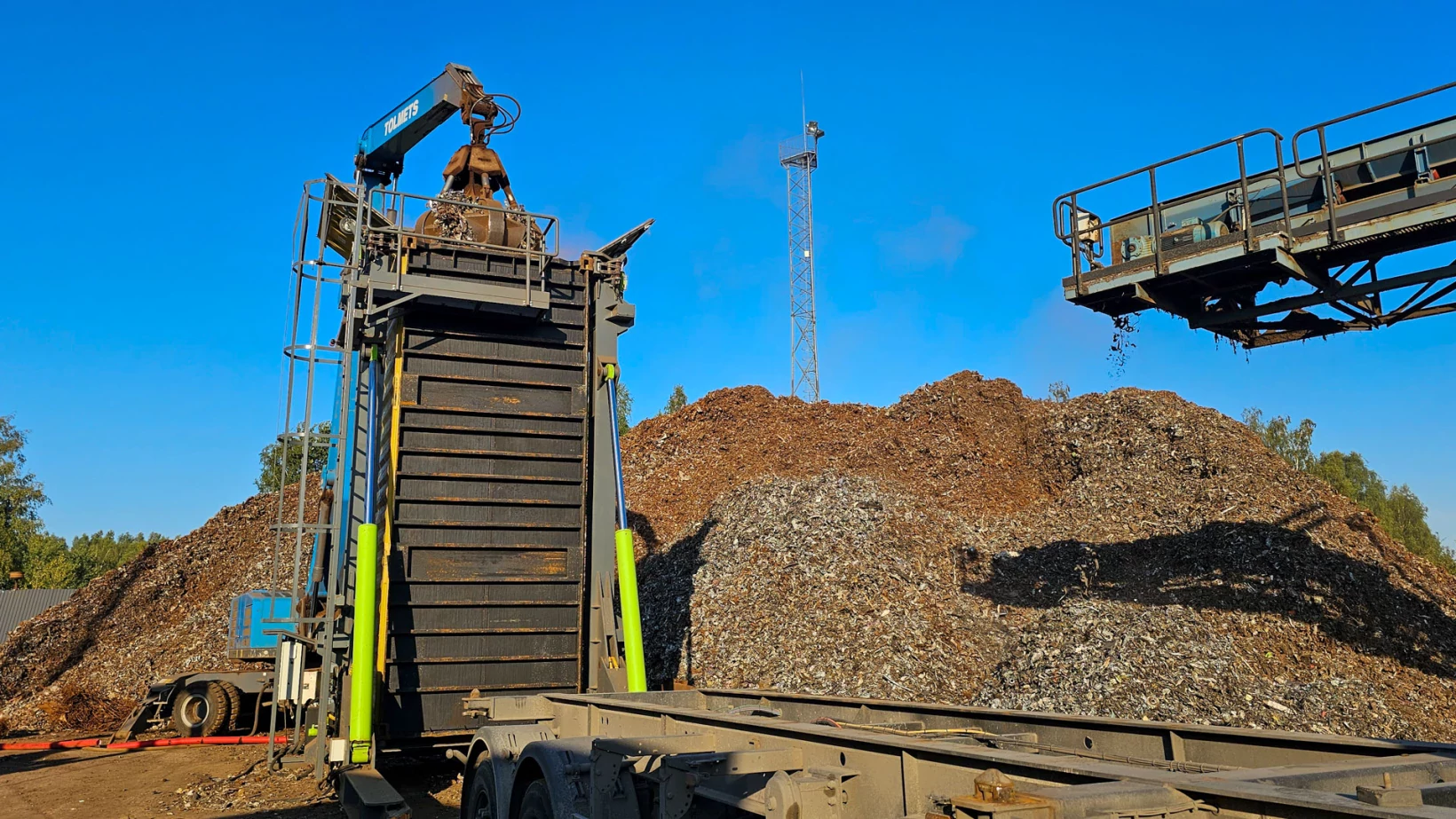 container-tilter-loading-metal-scrap-large